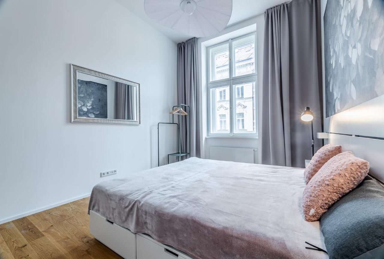 Elegant Apartments Located In The Centre Of Prag Exterior foto